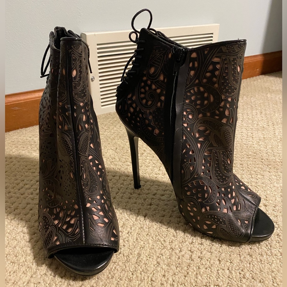 Steve Madden Elegant Black Peep-Toe Stiletto Booties